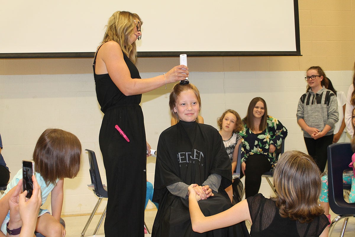 On June 1, 2018, staff and students at Glenbrook ES donated their hair at the annual Glenbrook Gives event.