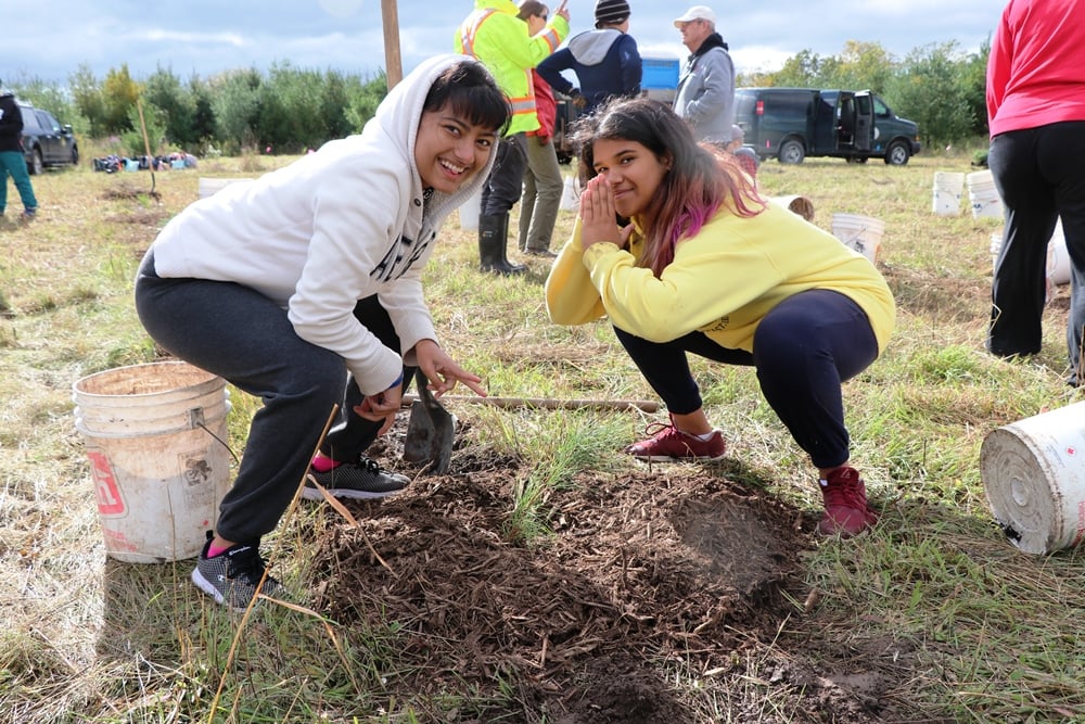 UGDSB students plant 1,500 trees to help local water supply